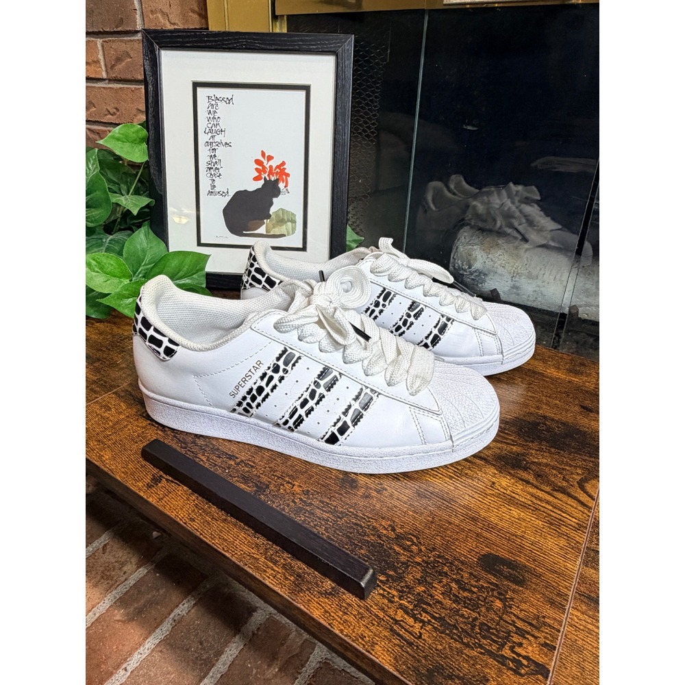 Adidas Superstar Sneakers Womens White Black Animal Print FV3452 Size 8